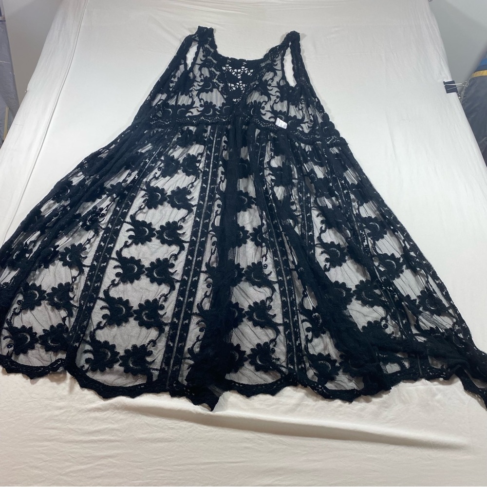 Wild Heart Tunic Woman’s Medium Black lace long line open Tunic Swimsuit Coverup